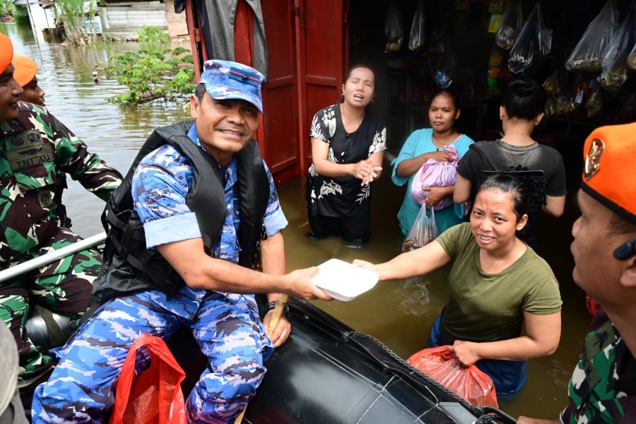 Danlanud Rsn Bergerak Bangun Posko Darurat untuk Korban Banjir Rumbai