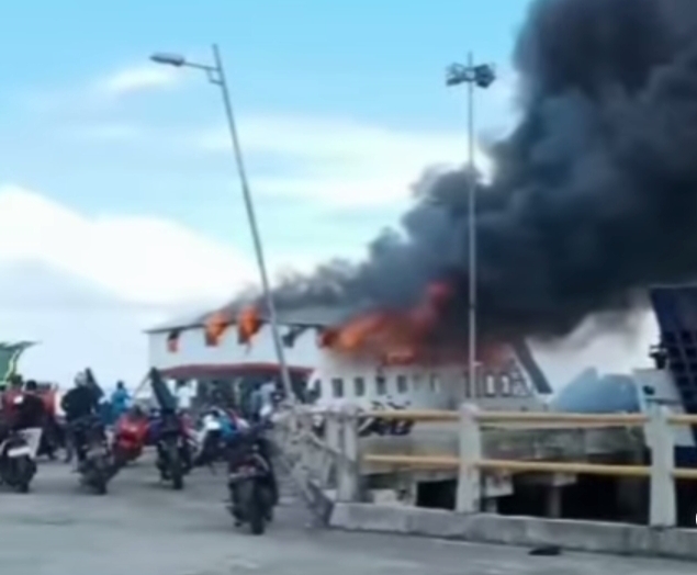 Kapal KMP Permata Lestari I Terbakar di Pelabuhan BUMD Bengkalis