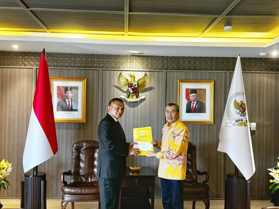 Sah! Syamsuar Terima Mandat Resmi dari DPP Golkar Maju Pilkada Gubernur Riau