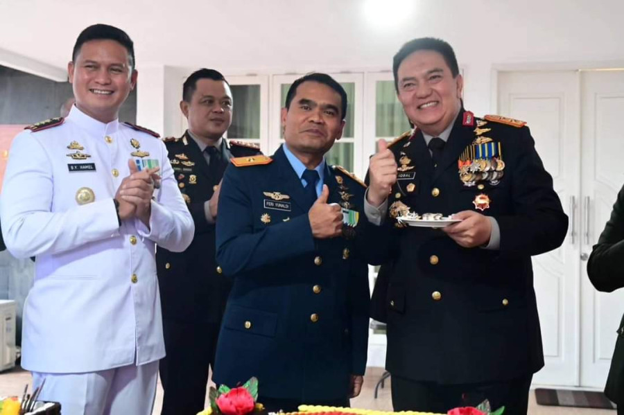 Tiga Pimpinan TNI di Riau Datangi Kediaman Kapolda