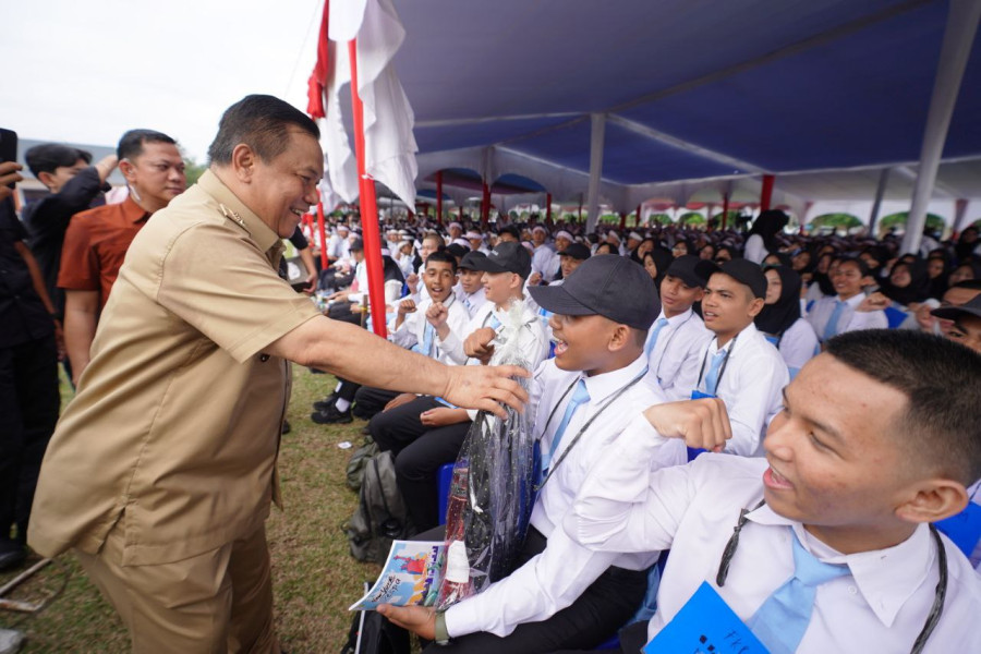 Pj Gubri Serahkan Aset Hibah ke Universitas Riau, Rektor Unri : Terima Kasih Pak SF Hariyanto