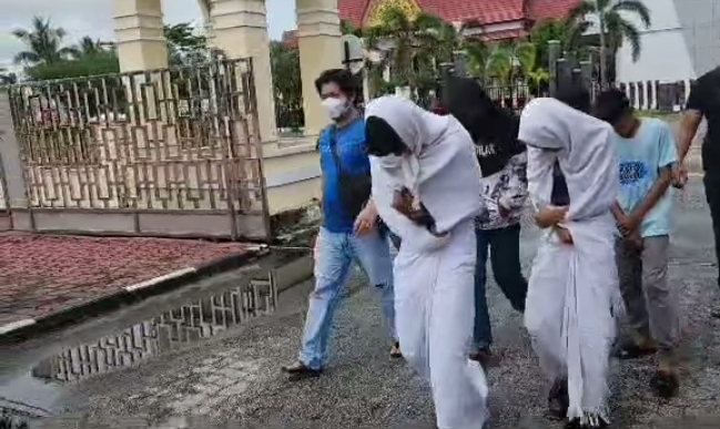 Jadi Pocong Demi Konten, 5 Remaja Bengkalis Diamankan Polisi