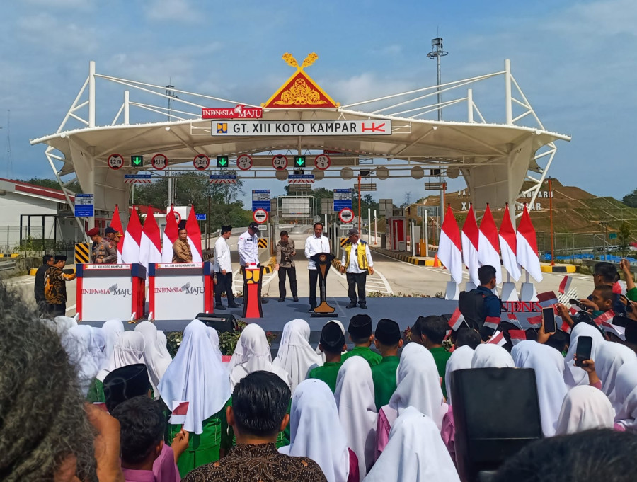 Pj Gubri SF Hariyanto Dampingi Presiden Jokowi Resmikan Tol Bangkinang - XIII Koto Kampar
