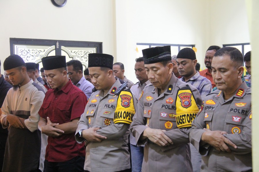 Polres Bengkalis Gelar Sholat Gaib untuk Tiga Bhayangkara yang Gugur di Way Kanan