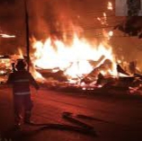 Belasan Unit Kios di Pasar Pulau Payung Dumai Hangus Terbakar
