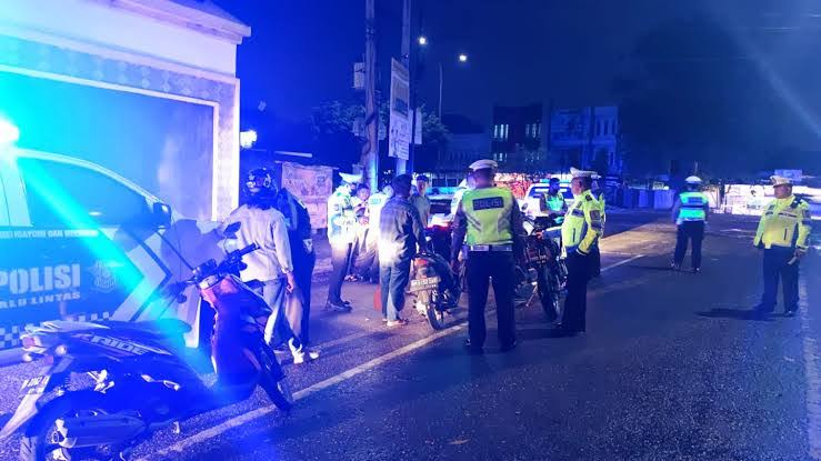 Satlantas Pekanbaru Tindak 135 Sepeda Motor Saat Giat Blue Light Patrol