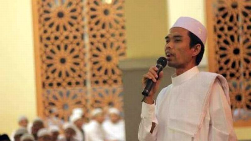 Pimpin Doa Untuk Habib Rizieq, UAS Meneteskan Air Mata